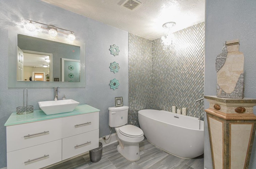 3102 Mossy Elm Ct, Houston TX 77059-3227 exterior