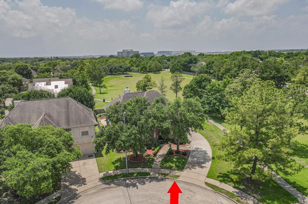 3102 Mossy Elm Ct, Houston TX 77059-3227 exterior