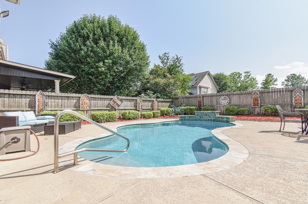 3102 Mossy Elm Ct, Houston TX 77059-3227 exterior