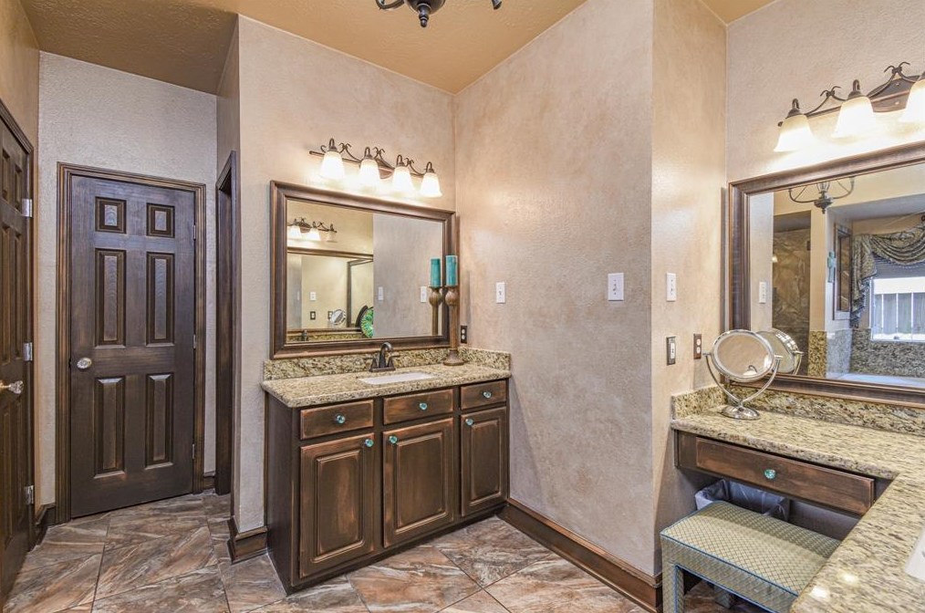 3102 Mossy Elm Ct, Houston TX 77059-3227 exterior