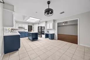 2412 Londonderry Dr, Pearland, TX 77581 - Photo 11