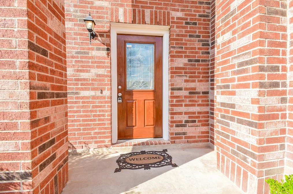 16146 Crooked Arrow Dr, Sugar Land TX  77498-7519 exterior