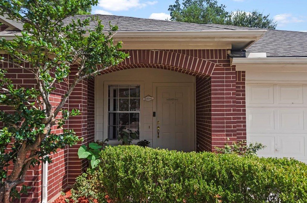 11430 Amber Vly Ct, Houston TX  77066-3955 exterior