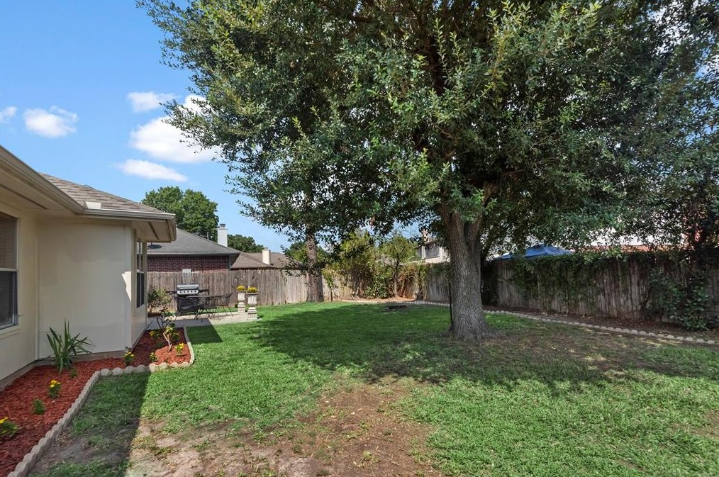 11430 Amber Vly Ct, Houston TX  77066-3955 exterior