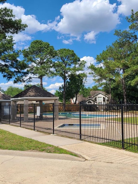 11430 Amber Vly Ct, Houston TX  77066-3955 exterior