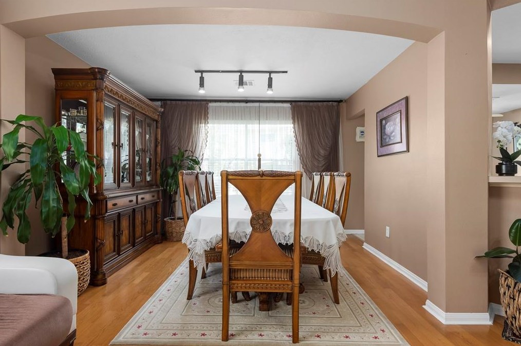 11430 Amber Vly Ct, Houston TX  77066-3955 exterior
