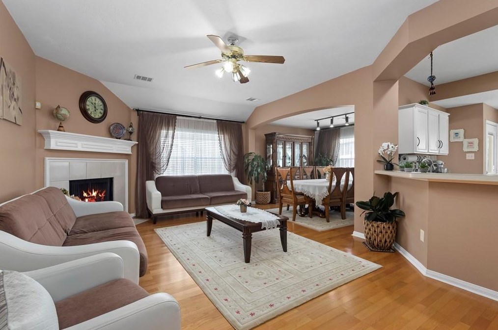 11430 Amber Vly Ct, Houston TX  77066-3955 exterior