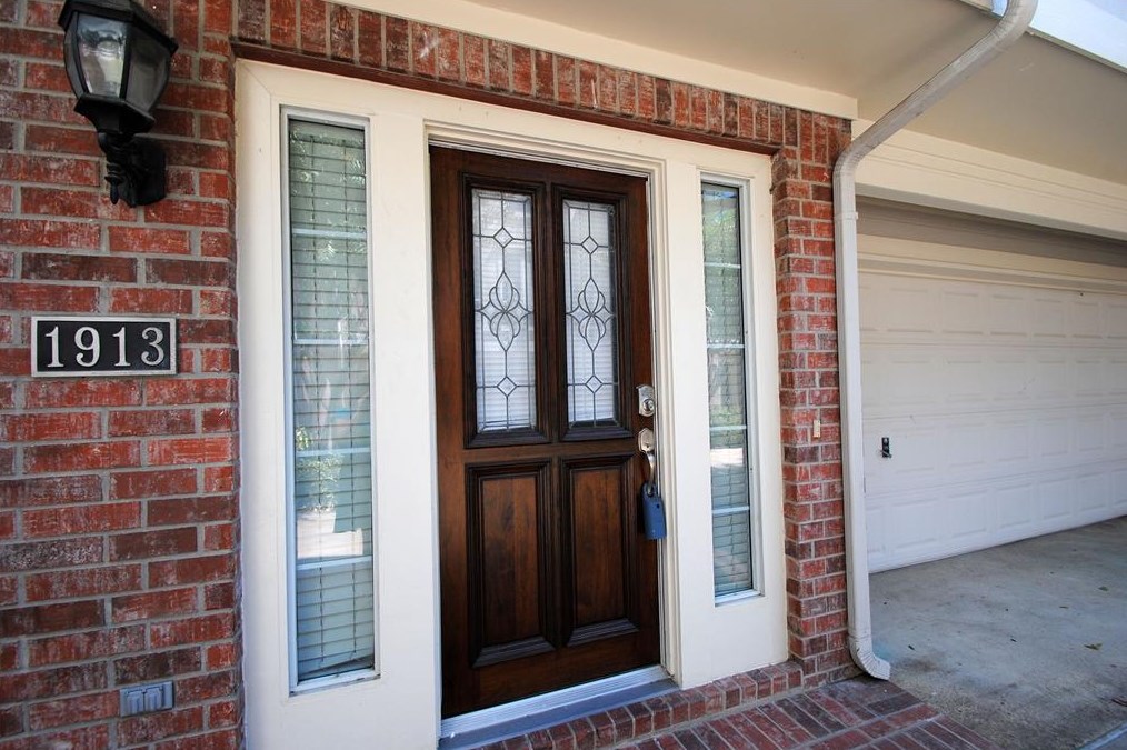 1913 Calumet St, Houston TX  77004-7267 exterior