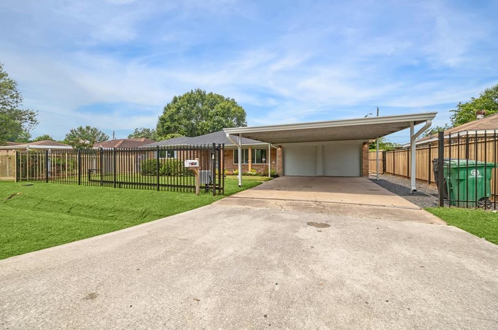 4711 Cetti St, Houston TX  77009-4820 exterior