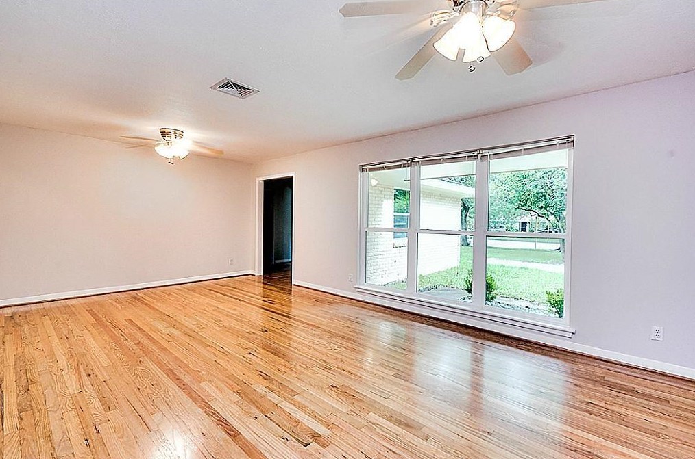 5334 Willowbend Blvd, Houston TX  77096-5221 exterior