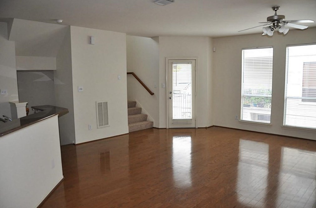 2020 Mason St, Houston TX  77006-2106 exterior
