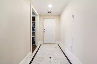 661 Bering Drive #703, Houston, TX 77057 - Photo 9