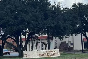 215 E Main St, Eagle Lake, TX 77434 - Photo 5