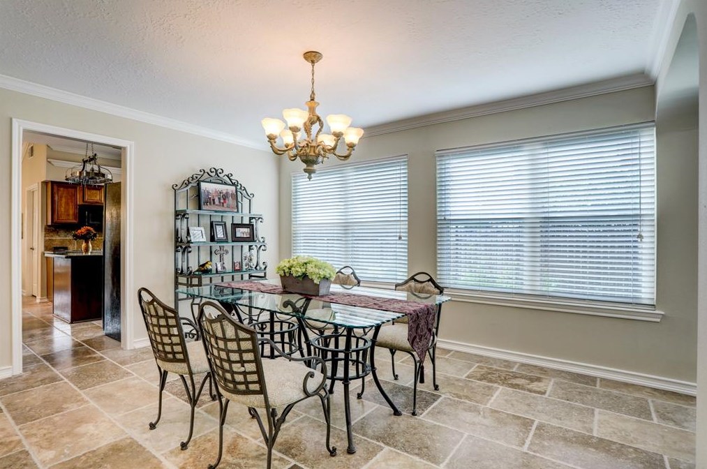 15410 Stonehill Dr, Houston TX  77062-3220 exterior
