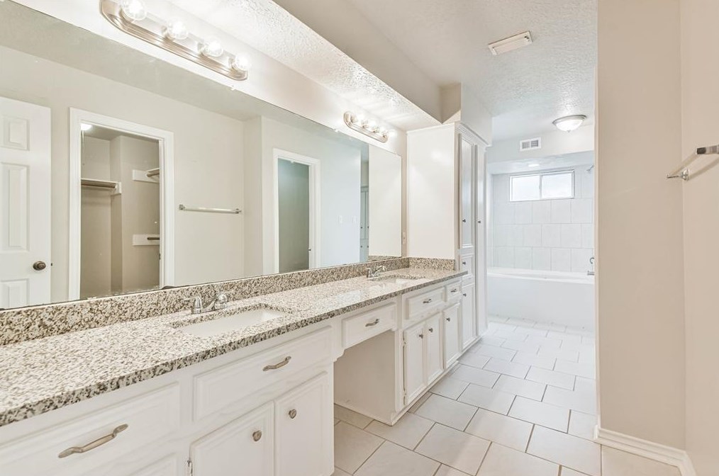 10711 Norchester Vlg Dr, Houston TX  77070-3919 exterior