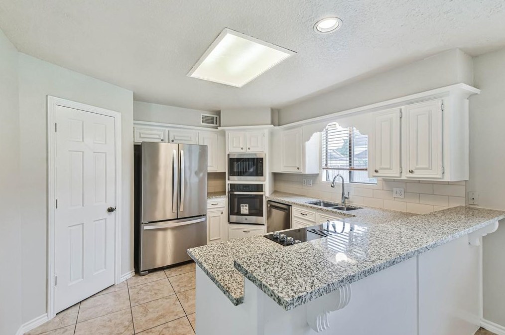 10711 Norchester Vlg Dr, Houston TX  77070-3919 exterior