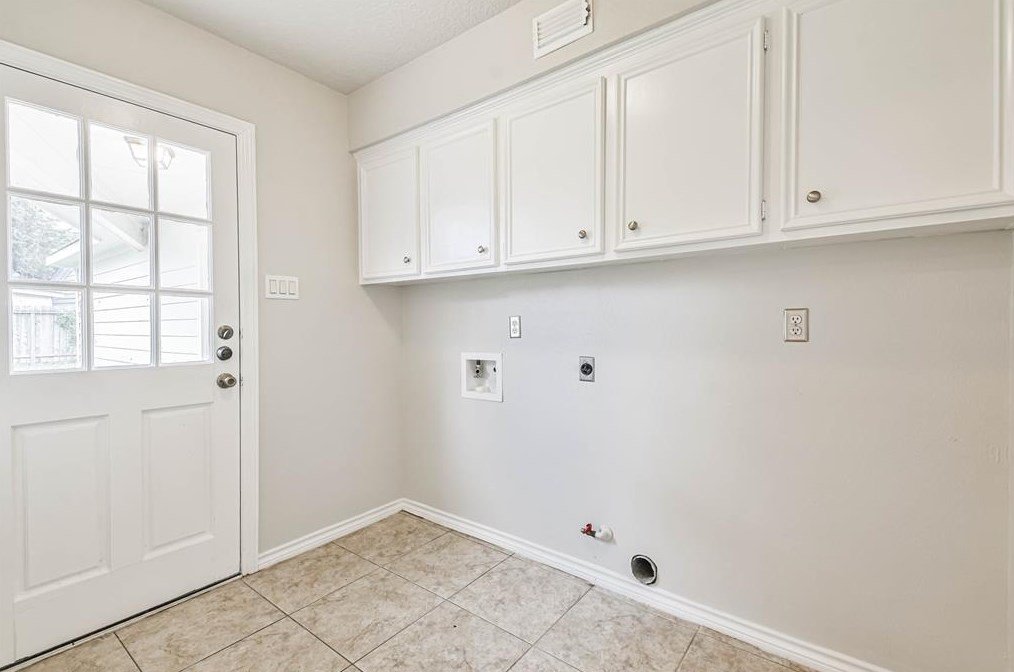 10711 Norchester Vlg Dr, Houston TX  77070-3919 exterior