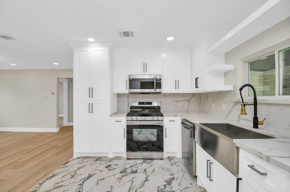 13118 Blythe, Houston TX  77015-5044 exterior