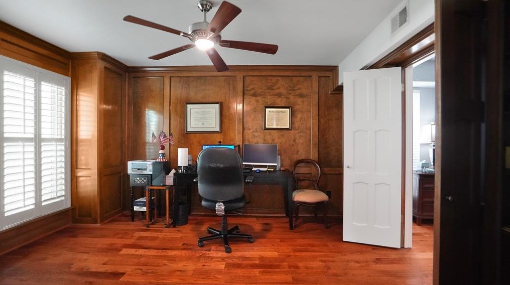 10523 Fawnview Dr, Houston TX  77070-3306 exterior
