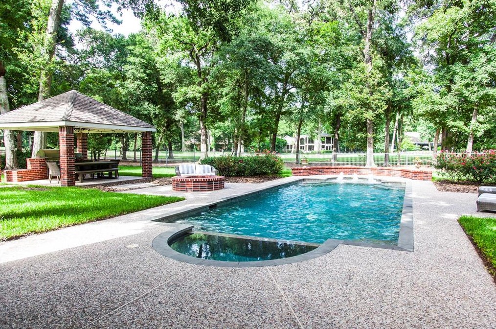 10 Halfmoon Ct, Spring TX  77380-4600 exterior