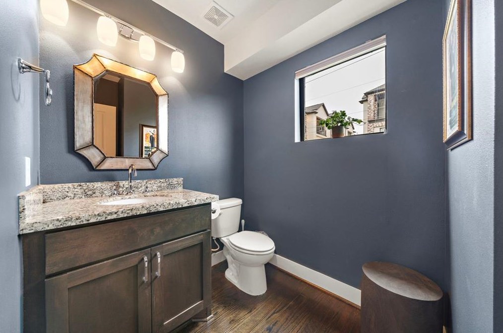 2107 Mason, Houston TX  77006-3137 exterior