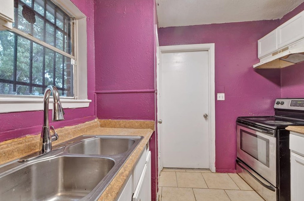 9731 Trumpet St, Houston TX 77078-3119 exterior