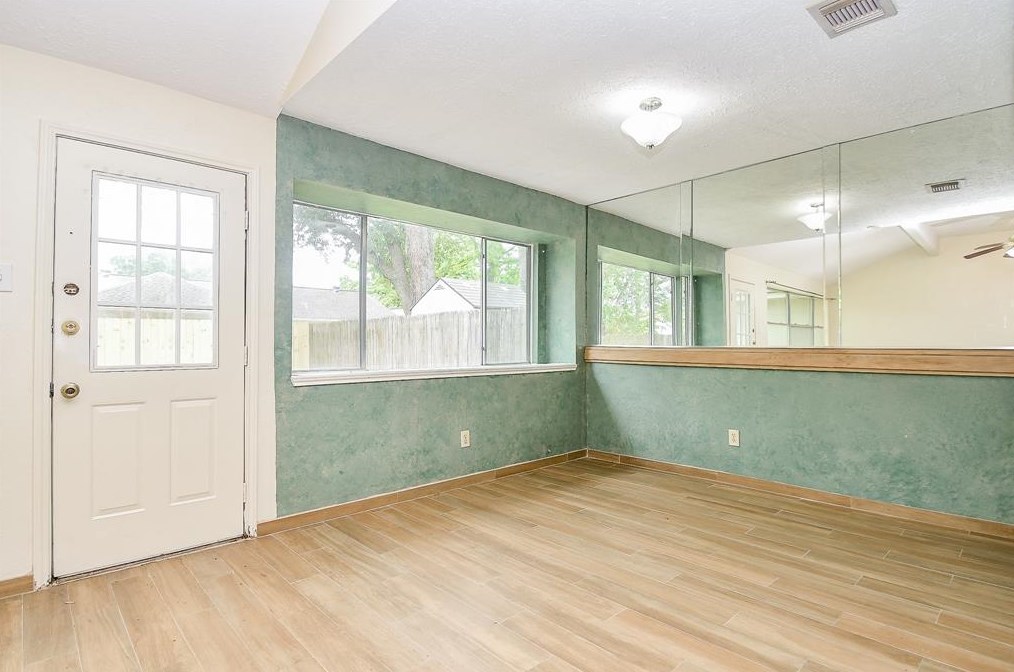 13411 Somersworth Dr, Houston TX  77041-5837 exterior