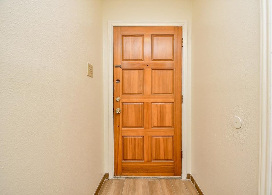 13411 Somersworth Dr, Houston TX  77041-5837 exterior