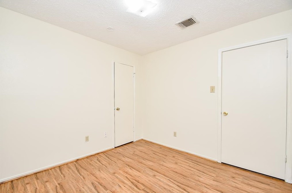 13411 Somersworth Dr, Houston TX  77041-5837 exterior