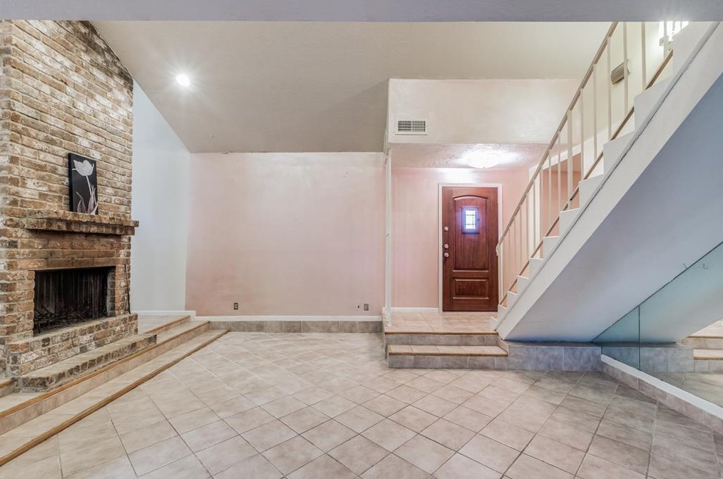 19414 Enchantington Cir, Spring TX  77388-5946 exterior