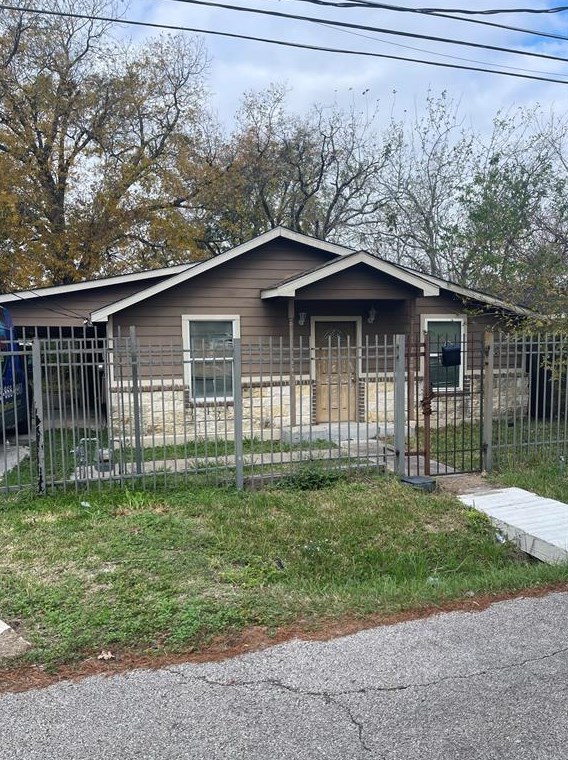 8416 Livingston St, Houston TX  77051-1423 exterior