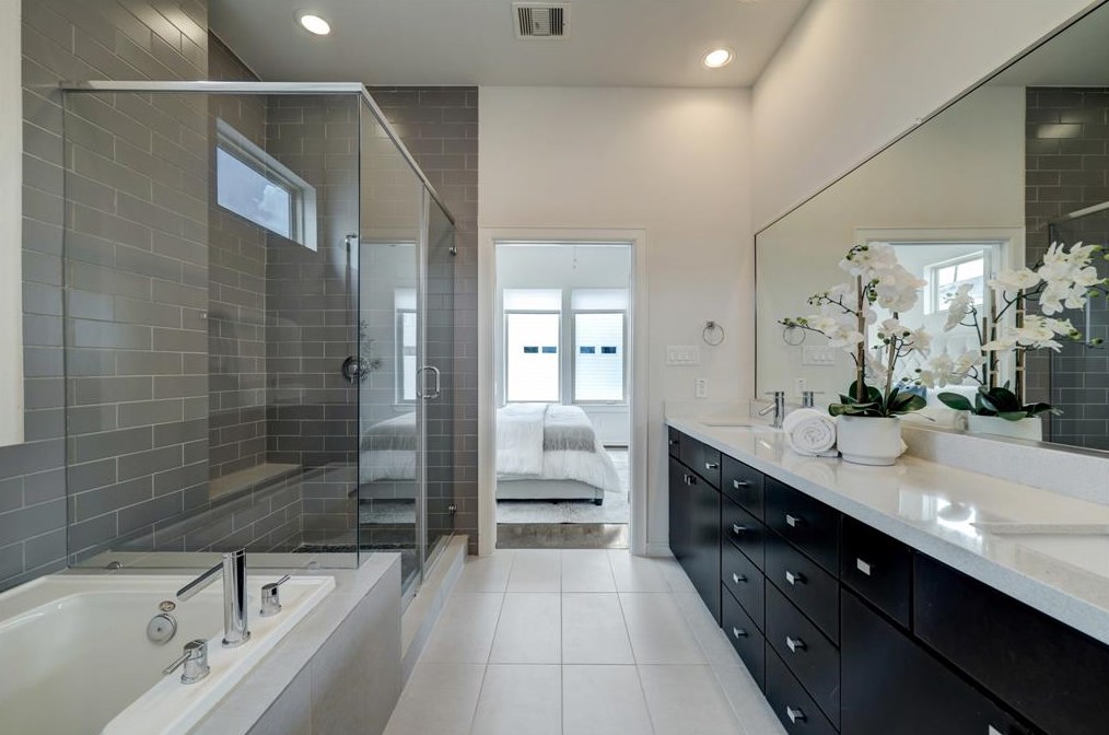 1312 Delano, Houston TX  77004-1646 exterior