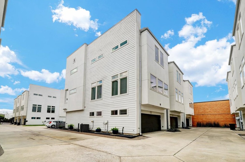 1312 Delano, Houston TX  77004-1646 exterior
