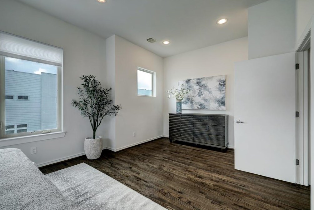1312 Delano, Houston TX  77004-1646 exterior