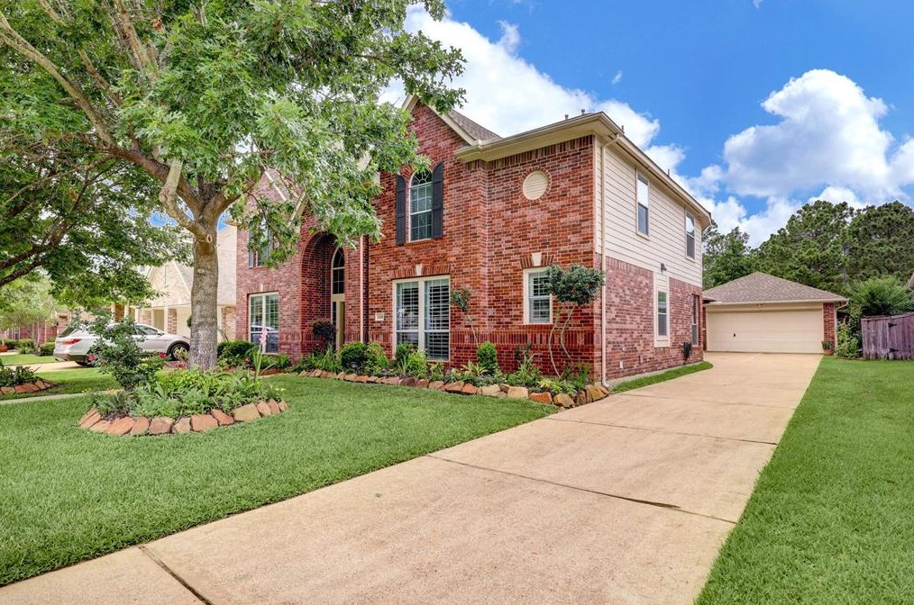 1315 Wealden Forest Dr, Spring TX  77379-5631 exterior