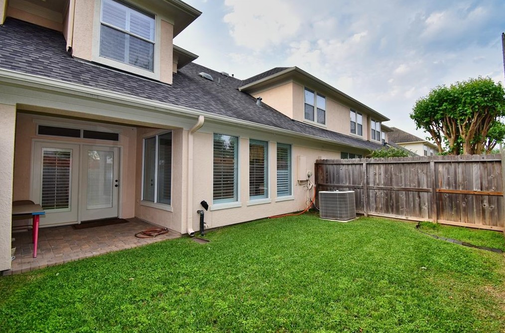 4323 Lake Walk Ct, Missouri City TX  77459-3269 exterior