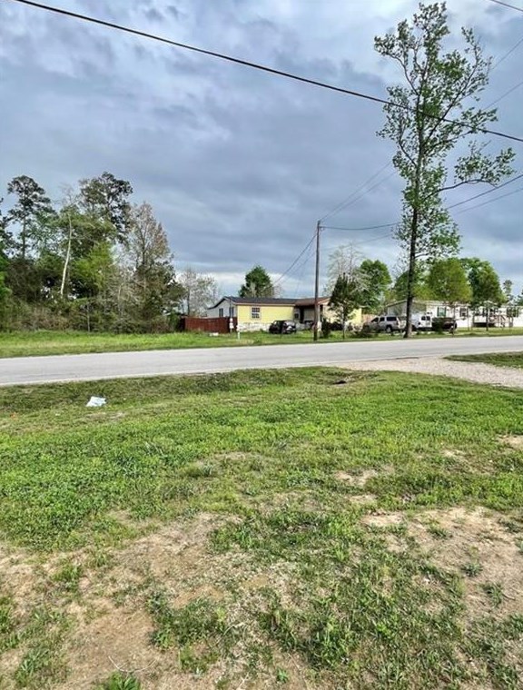 5918 Waukegan Rd, Conroe TX  77306-5870 exterior