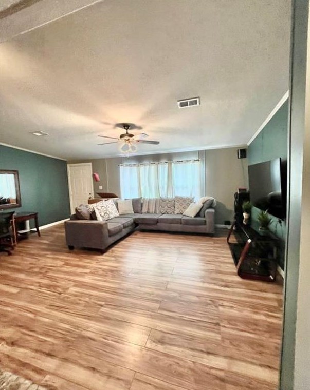 5918 Waukegan Rd, Conroe TX  77306-5870 exterior