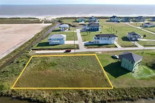 697 Overlook Dr, Crystal Beach, TX 77650 - Photo 1