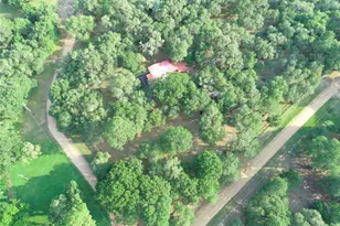 302 Bluebonnet Rd, Sheridan, TX 77475 - Photo 5