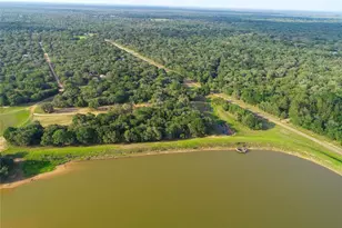 302 Bluebonnet Rd, Sheridan, TX 77475 - Photo 9