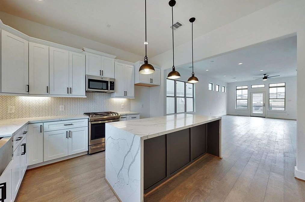 2317 Sherwin St, Houston TX  77007-1030 exterior