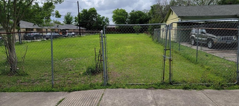 9422 Coffee St, Houston TX  77033-3455 exterior