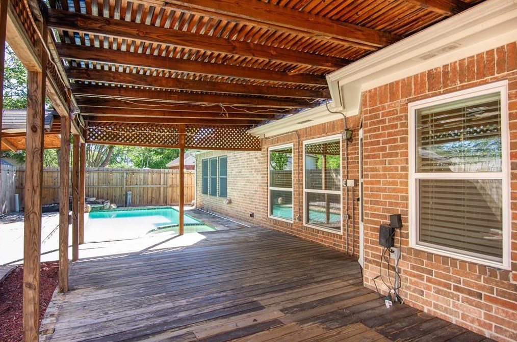 13726 Wheatbridge Dr, Houston TX  exterior