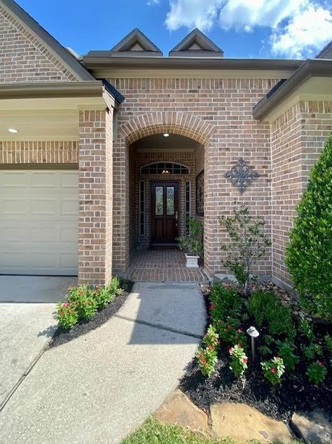 2 Jester Oaks Pl, Spring TX  77381-4378 exterior
