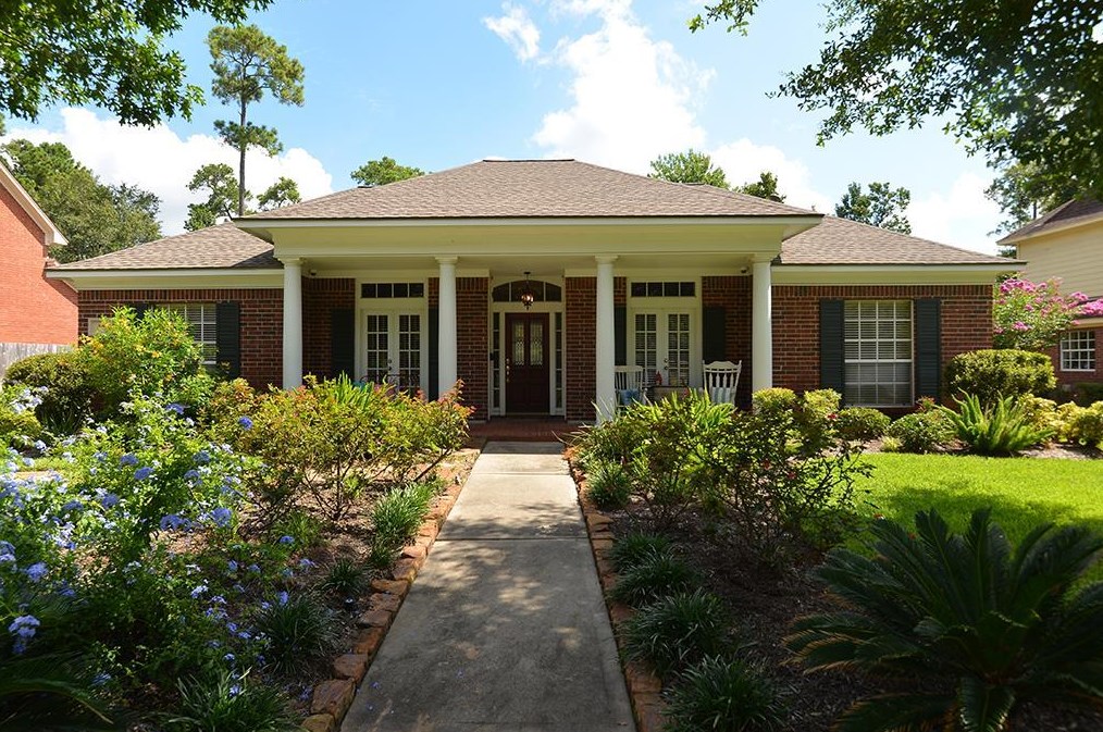 35 Smokestone Dr, Spring TX  77381-3833 exterior