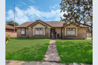 717 Yale Lane, Deer Park, TX 77536 - Photo 1