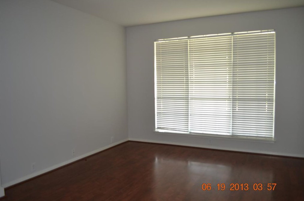1519 Summer Forest Dr, Sugar Land TX  77479-6921 exterior