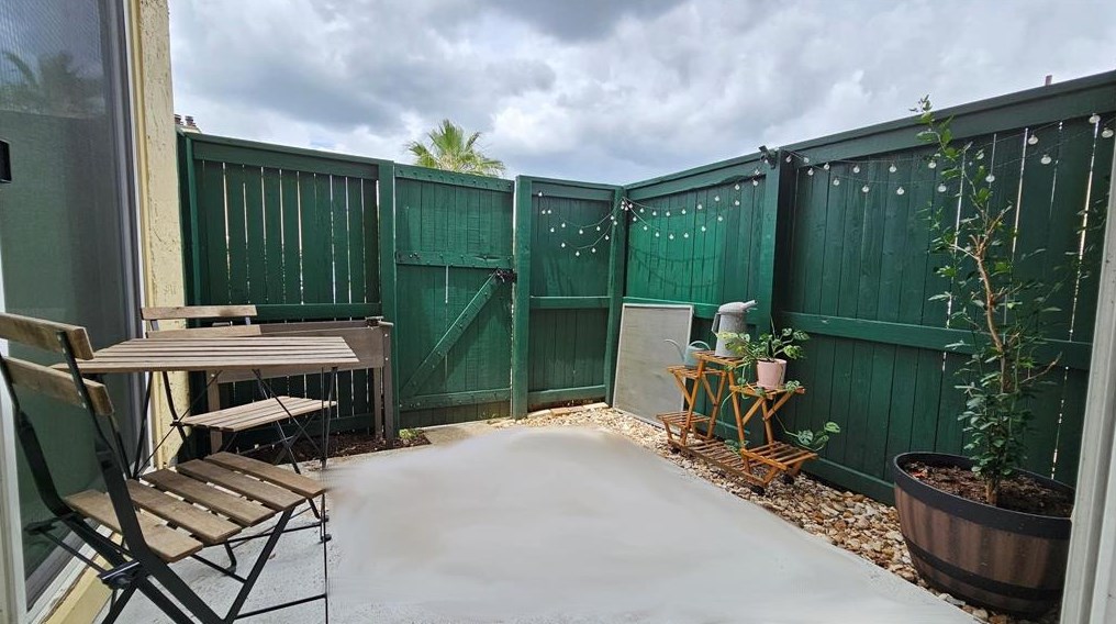 1516 Bay Area Blvd, Houston TX 77058-2123 exterior