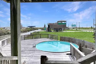 1056 Van Sant, Gilchrist, TX 77617 - Photo 11